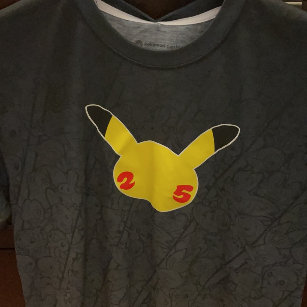 Pokémon pikachu tshirt